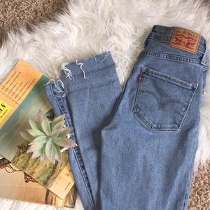 Levi’s 721 high rise skinny jeans size 24